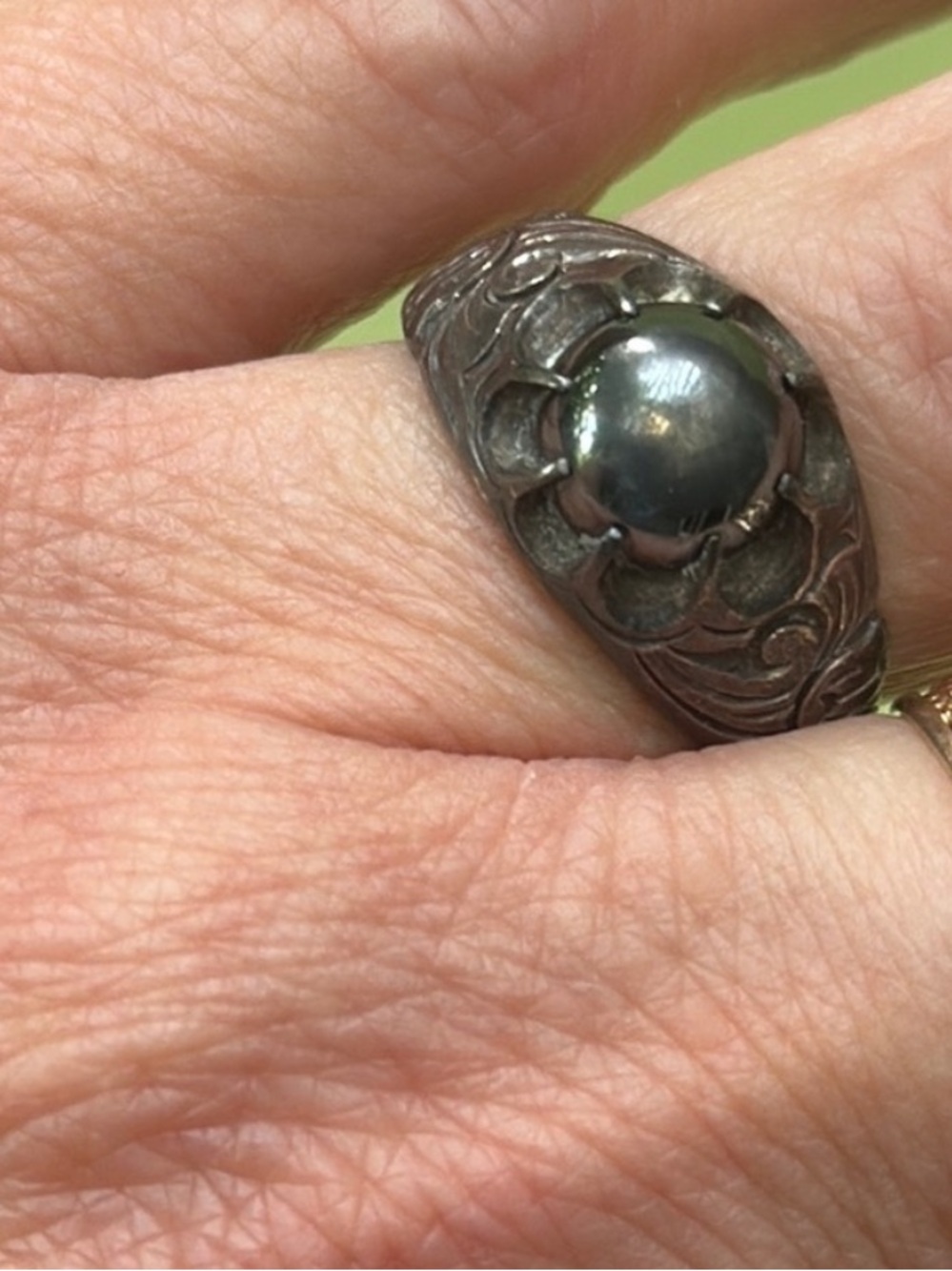 Vintage Sterling Silver Ring with Black Pearl